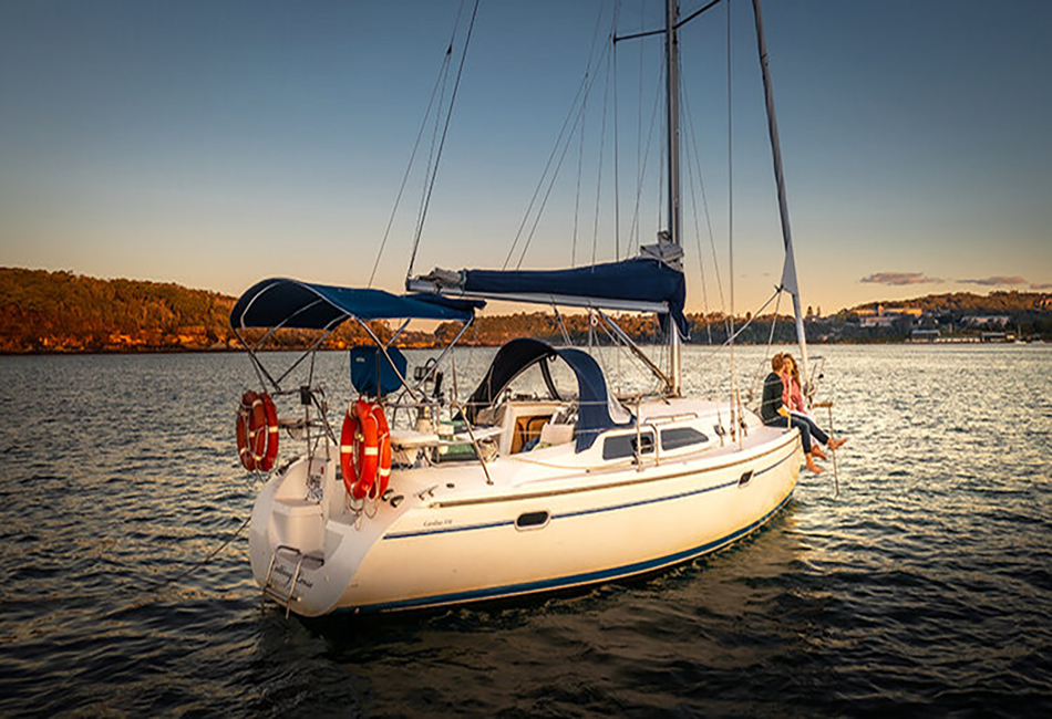 CUTTING LOOSE Catalina 31 yacht